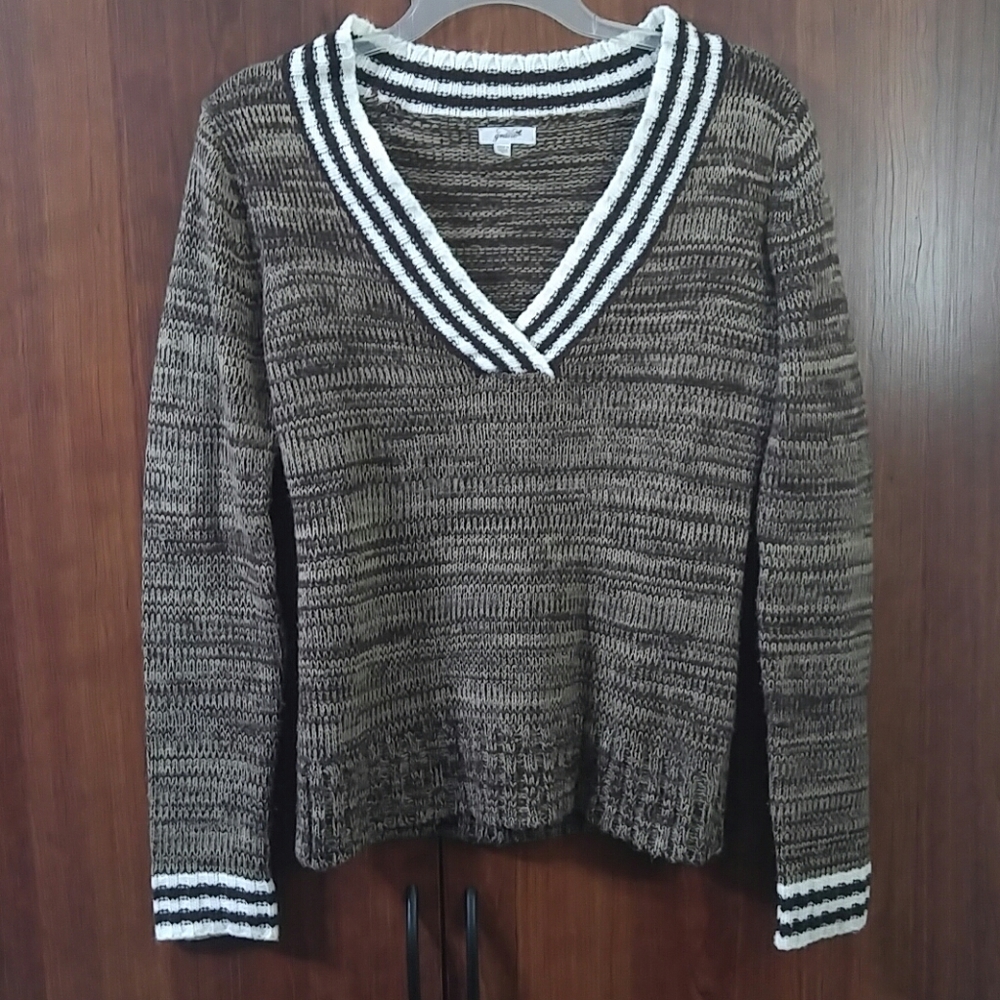 Grane Brown And Cream Large V-Neck Sweater